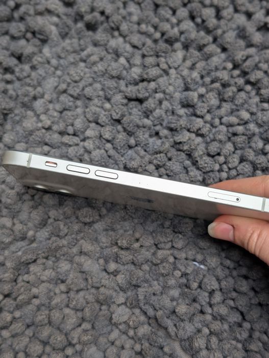 iPhone 12 128gb.