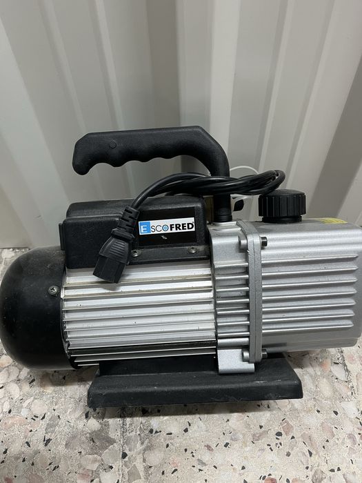 Bomba de Vácuo Potência do motor: 1/5 Velocidade do motor (rpm): 1440