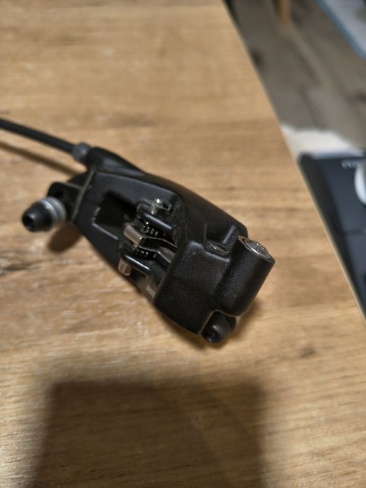 Nowe hamulce hydrauliczne Sram DB8 czterotłokowe