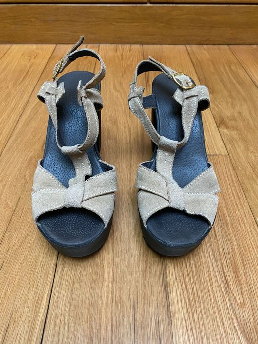 Sandálias plataforma, da Max, tamanho 39