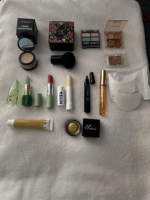 Zestaw kosmetykow do twarzy