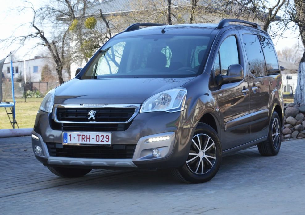 Peugeot Partner _1Wł_Klimatyzacja_LEDY_Tempomat_Bezwypadkowy_Hak_Stan Fabryczny!!