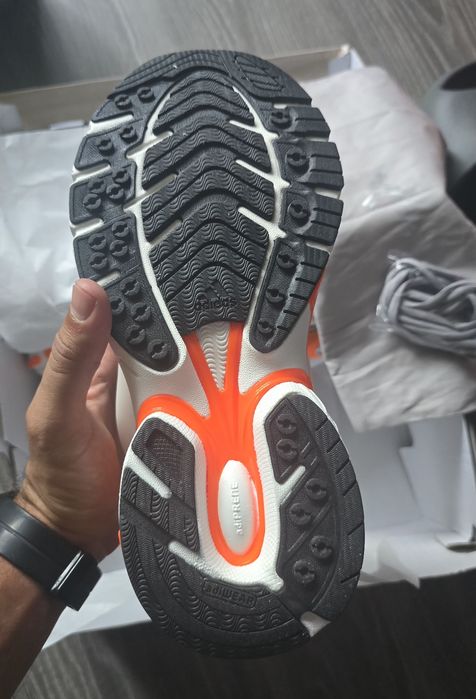 Adidas Jellyfish tam.42