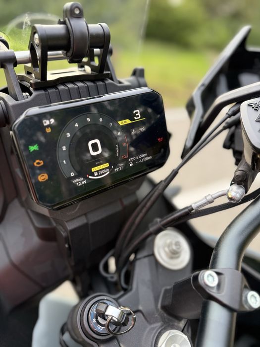 Cf moto 450 MT 2025 com muitos extras e como nova