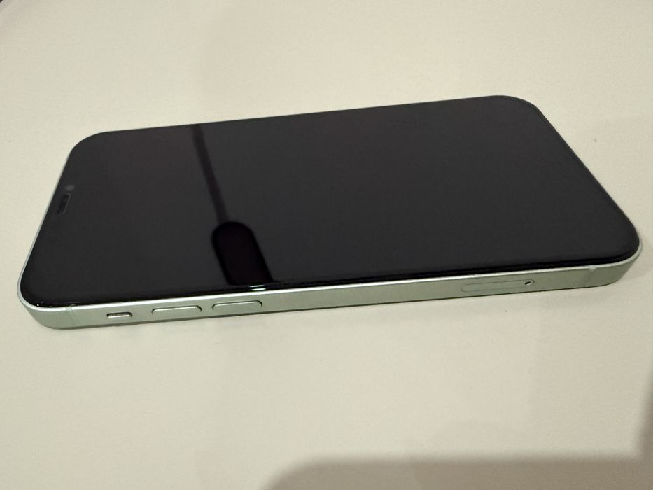 Iphone 12, com ecrã frontal novo (trocado em agosto de 2026), 64Gb