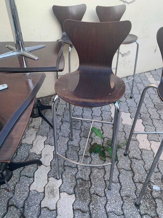 Mobiliário completo para café/restaurante – Mesas, cadeiras e bancos