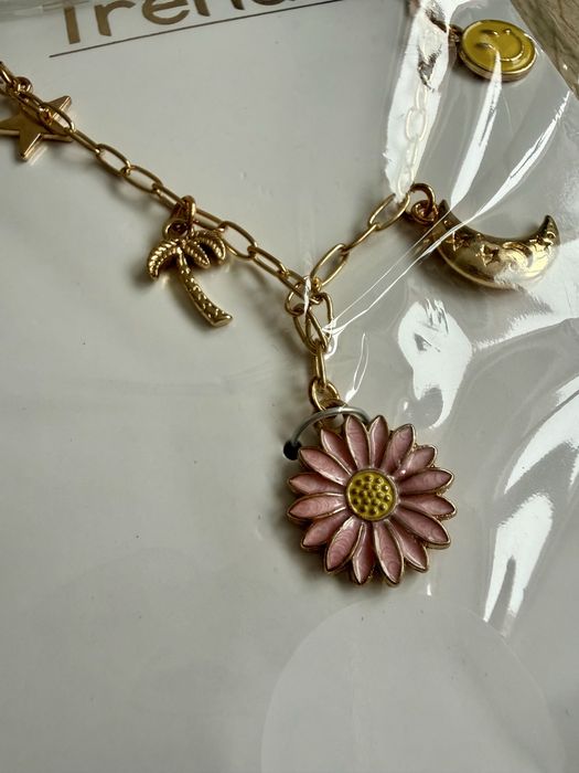 Nowy naszyjnik z stokrotką