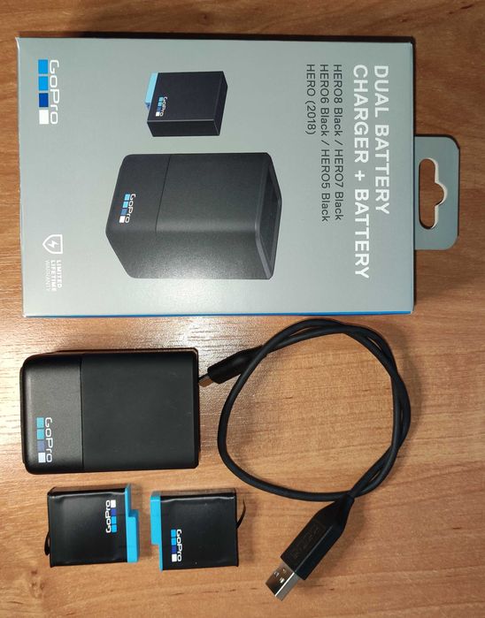 GoPro HERO 5/6/7/8 Ładowarka + dwie baterie