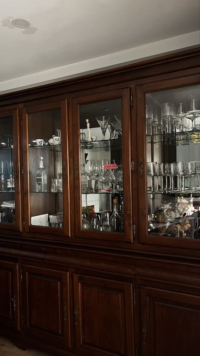 Conjunto de sala em madeira maciça com luz