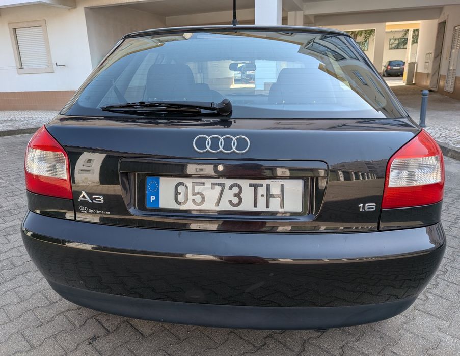 Audi A3 1.6i Atraction 102 CV 02