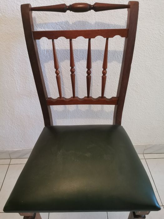 Cadeira Madeira Estofada
