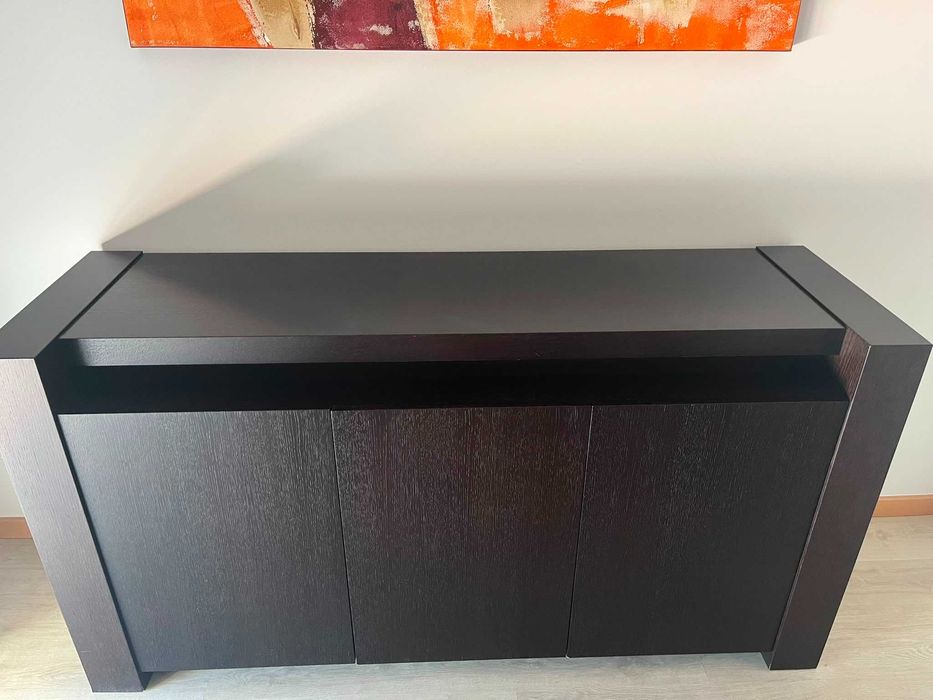 Aparador Wengué 180x60cm com 3 portas e gaveta