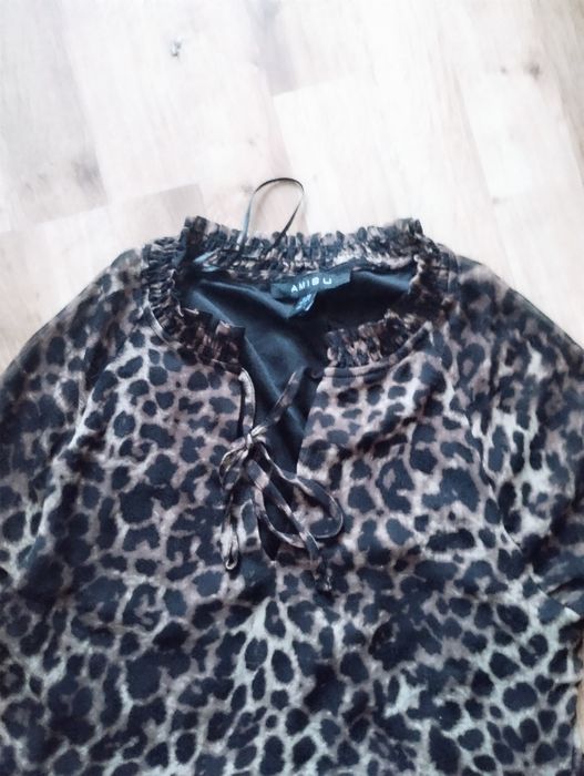 Sukienka w panterkę