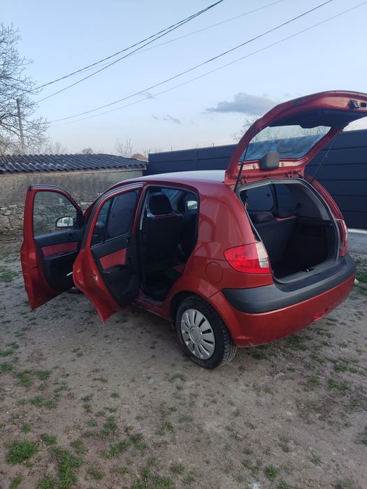 Hyundai продається
