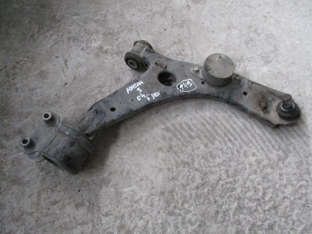 Braço de suspensão frente direito MAZDA 3 (BK)