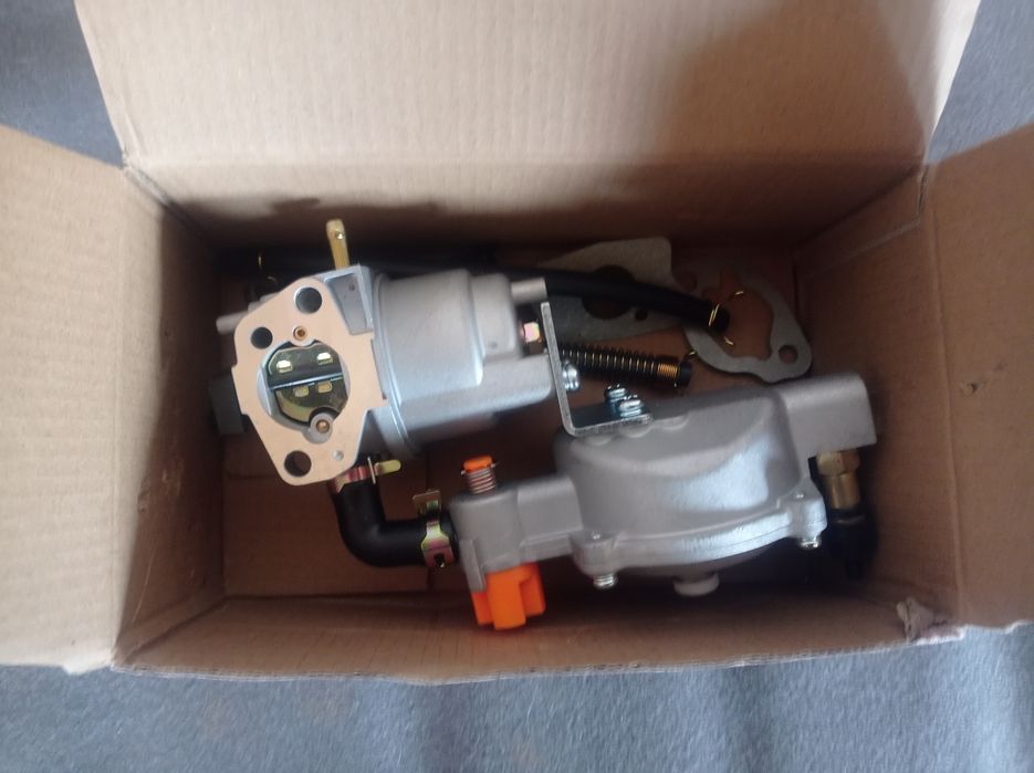 Карбюратор с газовым редуктором для бензогенератора