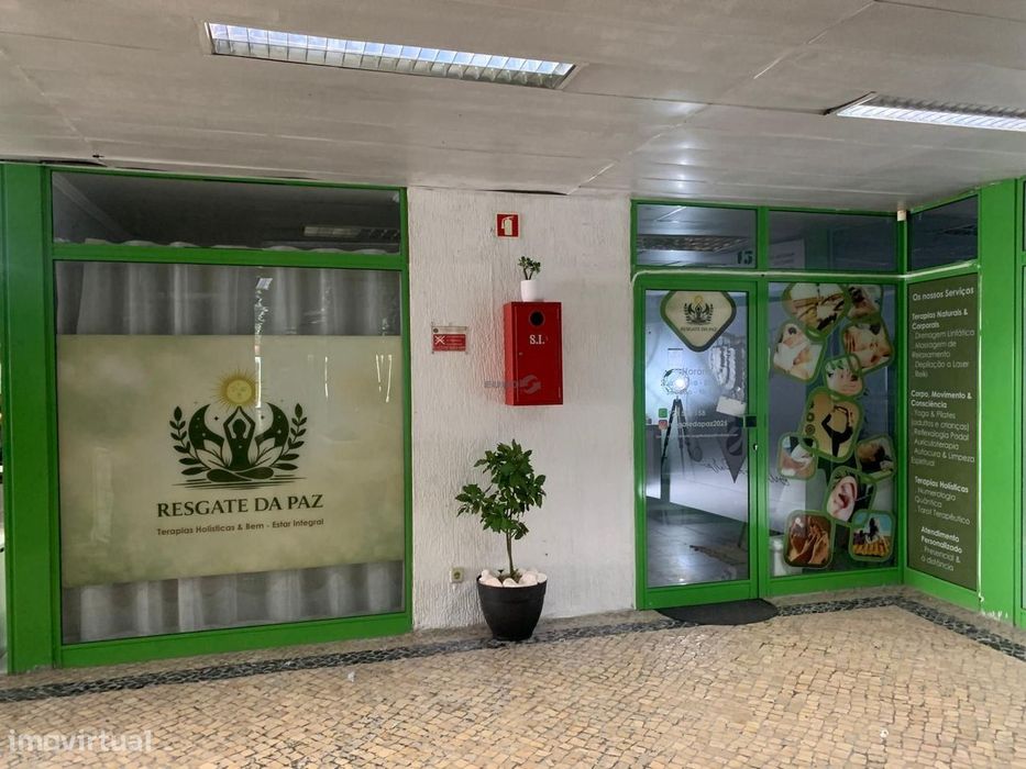 Loja ampla em Centro Comercial  Palmeiras