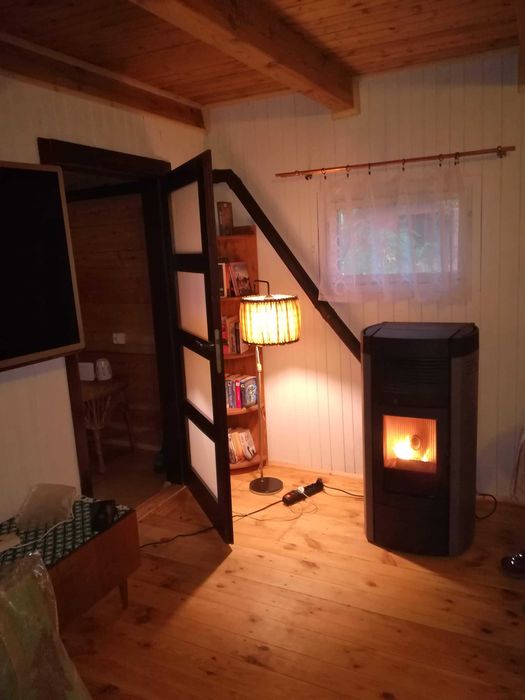 Zimowe noce las i widok gwiazd. Modrzewiowy domek nad Wkrą zaprasza