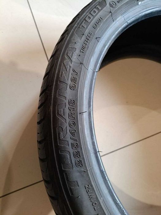 Пара шин б/у 225/40R18 92Y Bridgestone Turanza T001