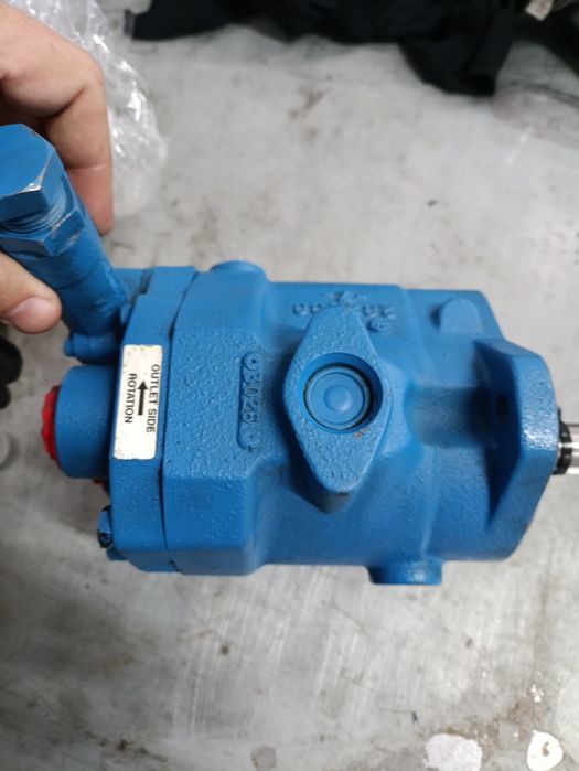 Bomba Hidráulica de Pistões Vickers Eaton PVQ10