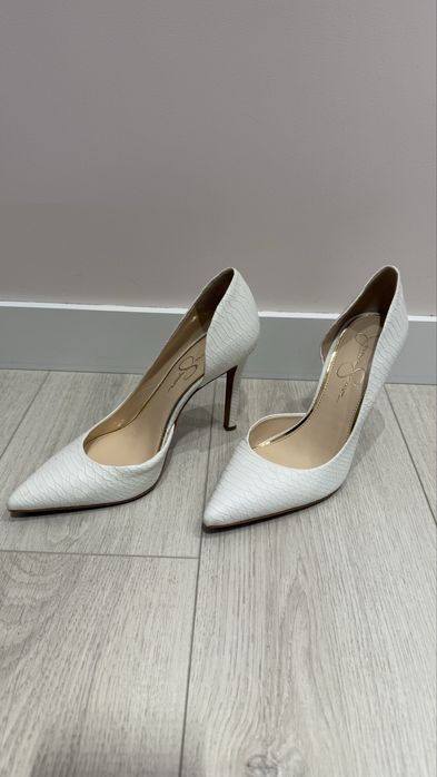 Туфлі шкіряні святкові 39 білі jessica simpson