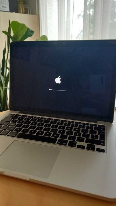 MacBook Pro Retina 13” (finais de 2013) - i5, 8 GB RAM, SSD 128 GB