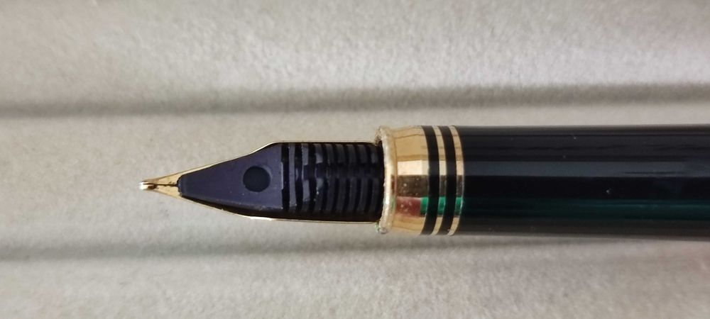 Caneta esferográfica Daniel
Hechter Paris
