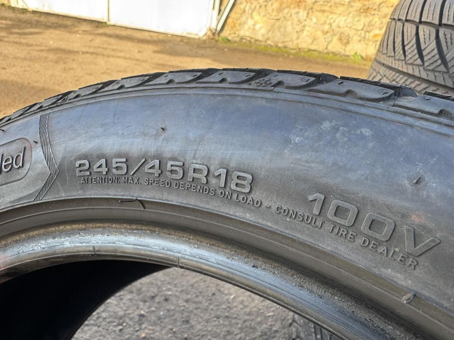 Зимові шини Goodyear 245/45 R18 резина RunFlat