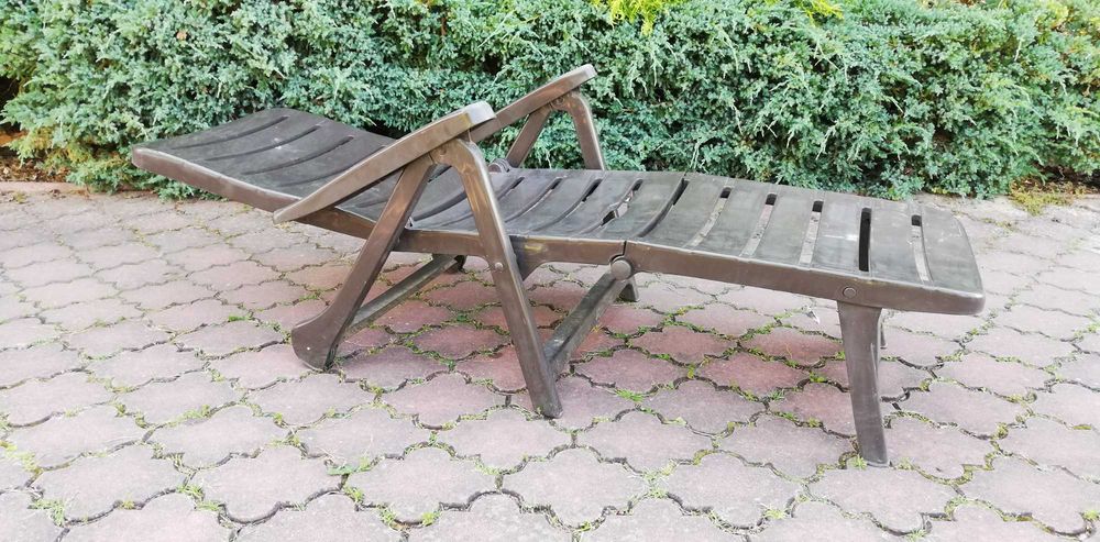 leżak długi basenowy łózko ogrodowe wypoczynek relaks meble ogrodowe