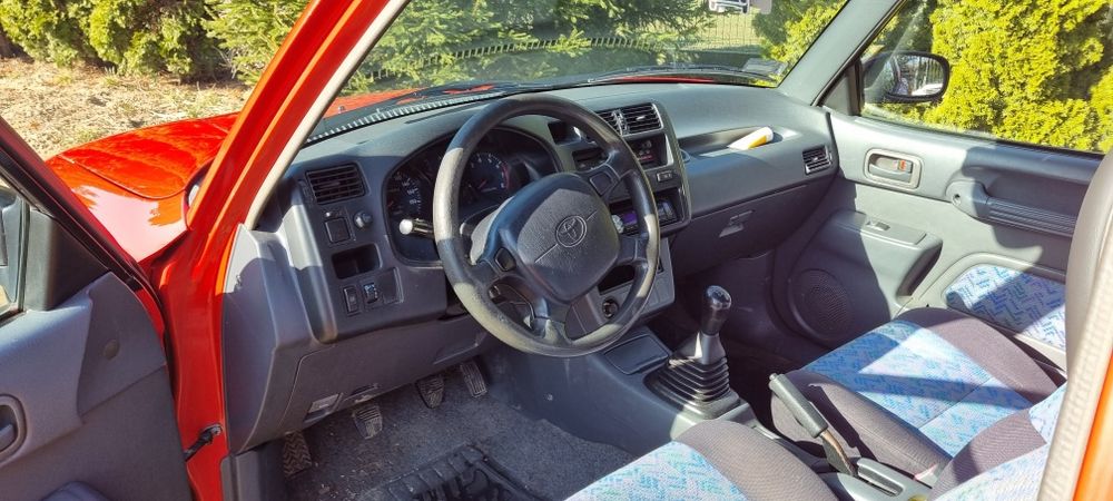 Sprzedam  Toyotę  Rav 4