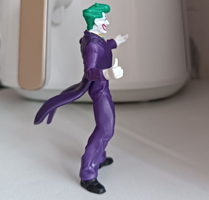 Якісна фігурка Джокер,Фигурка - Batman Joker Vud 12 Kinder Ferrero Gra