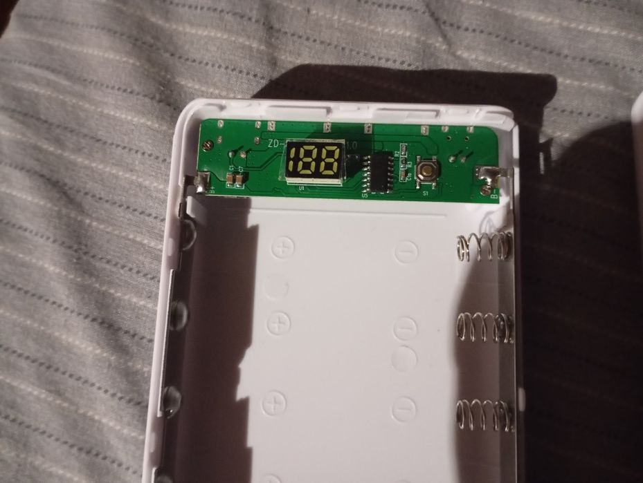 Продам корпус для павербанка 8×18650