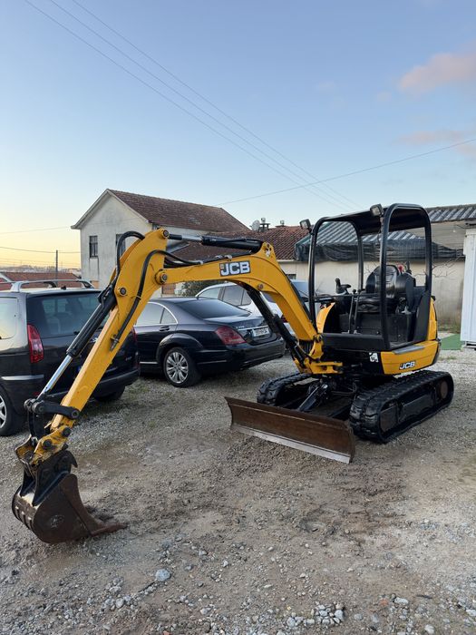 Giratória JCB 3 Toneladas 2020