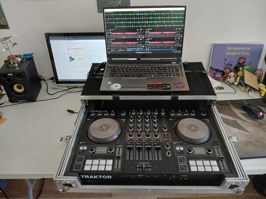 TRAKTOR S4 MK3 + Flight Case  (OFERTA)