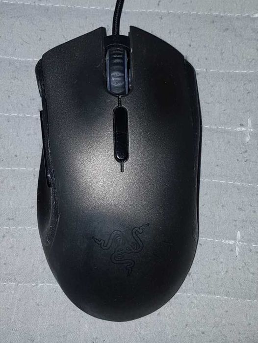 Rato Razer Imperator com roda defeituosa