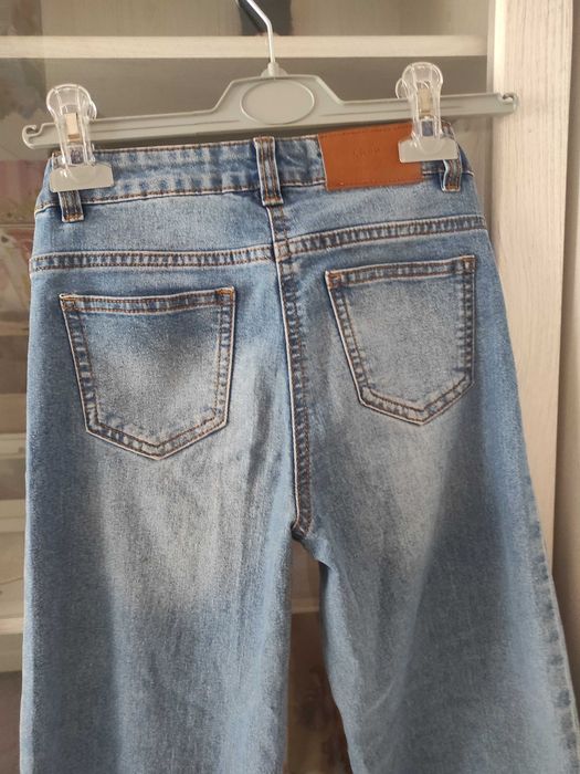 Spodnie dzwony jeansowe. Stan idealny.