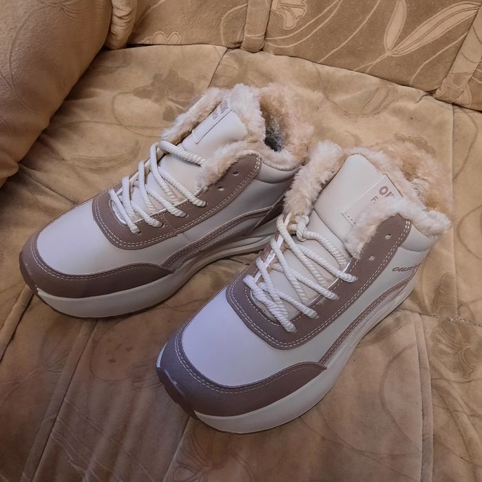 Зимове жіночі взуття