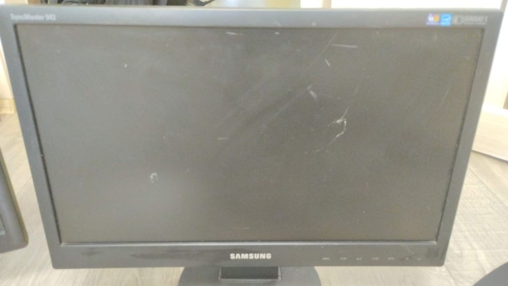 Монитор samsung 19 дюймов 943 SN
