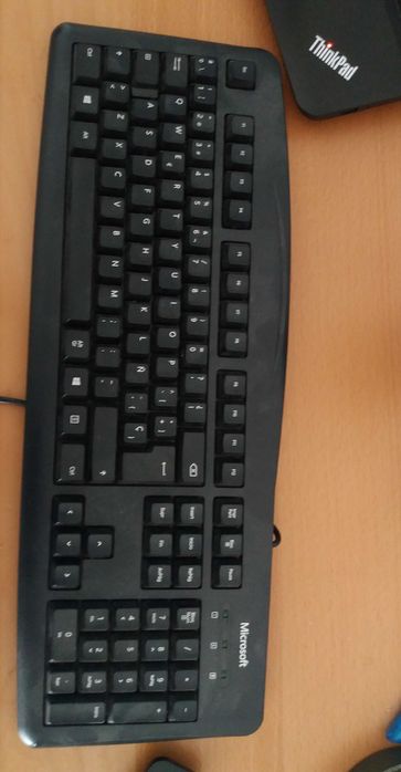 Teclado Microsoft Wired Keyboard 200 (ligação/interface USB) (Novo)