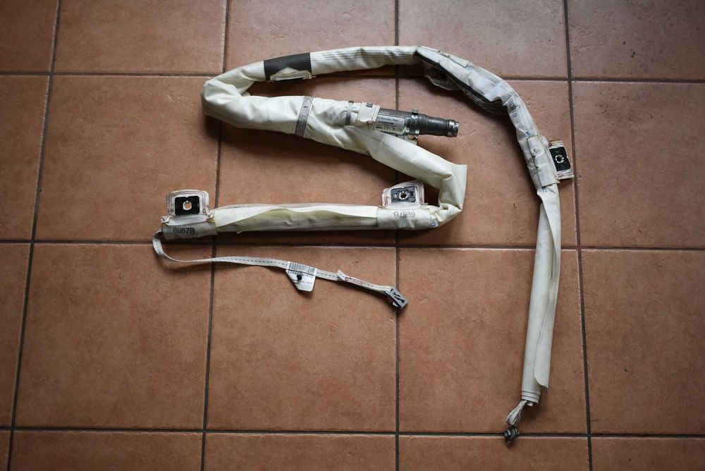 Mercedes GLE W166 kurtyna prawa A1668  602500