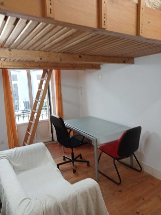 Quarto com varanda na Graça