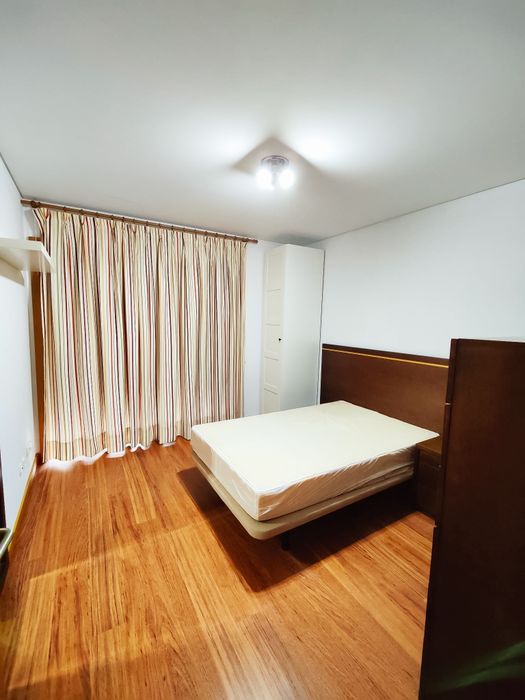Alugo quarto perto do Hospital de São João  ao lado do hotel Axis