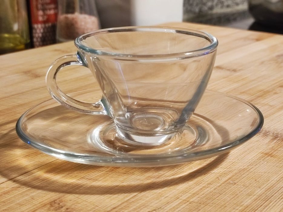 Chávena de café e pires