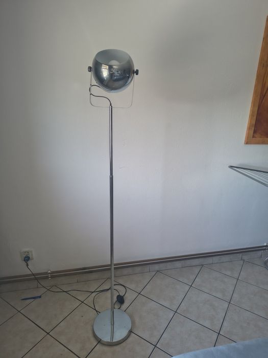 Lampa podłogowa stojaca