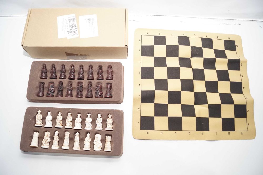Mini podróżne szachy figurki z żywicy japońskie rzeźbione skóra eko