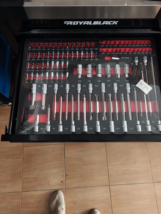Carrinho de 7/6 gavetas cheias de ferramentas