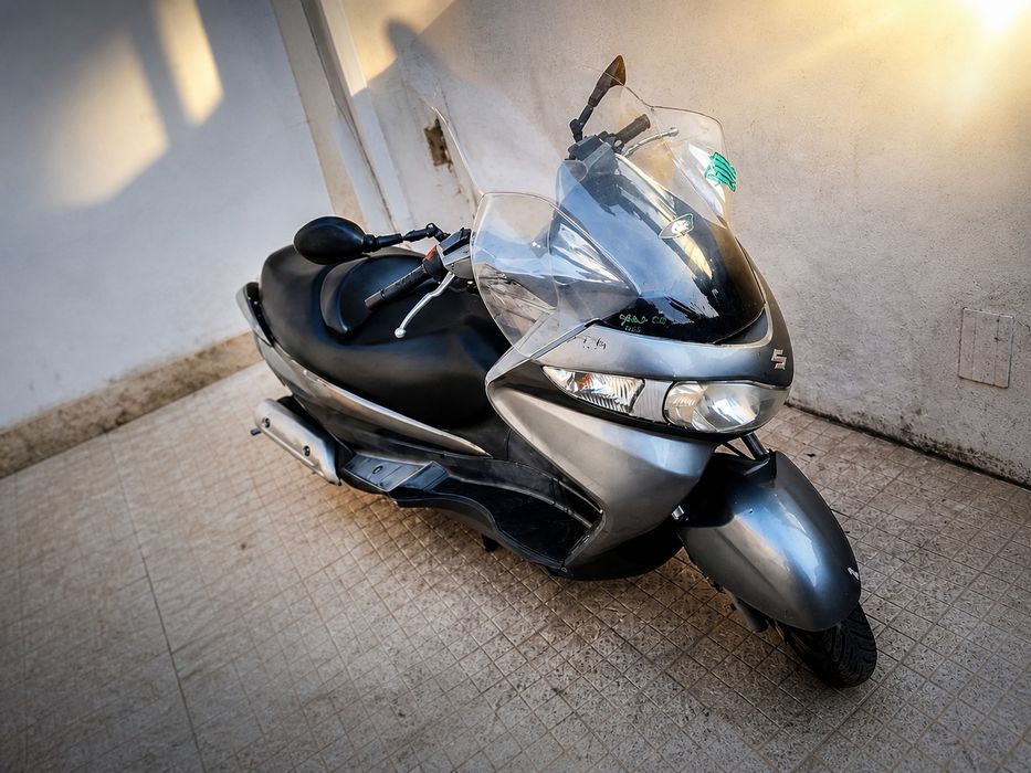 Suzuki Burgman 200 a Funcionar – Ideal para Reparação