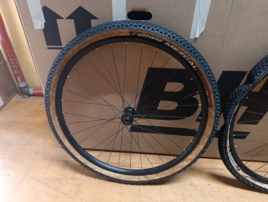 Rodas btt 29 boost com pneus