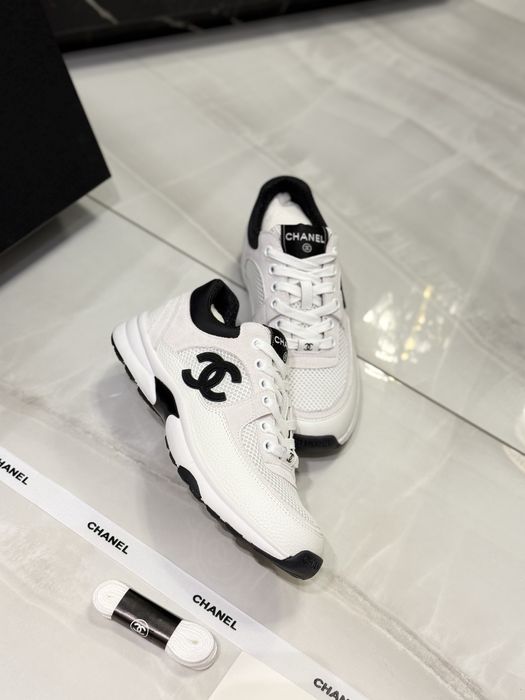Sneakersy Chanel White