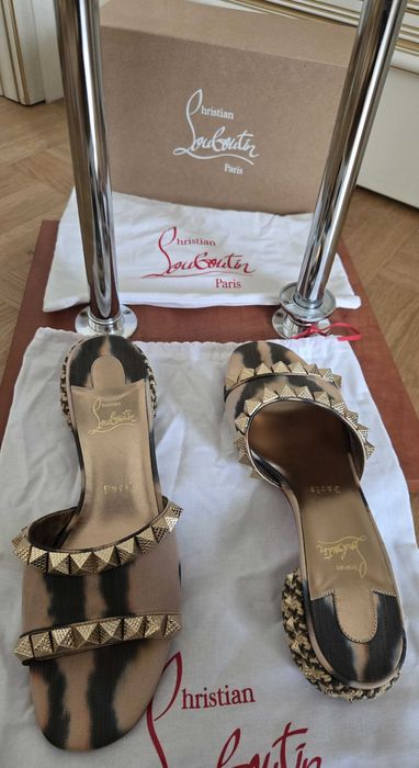 Nowe klapki Pyramule 30 marki Christian Louboutin rozmiar 39